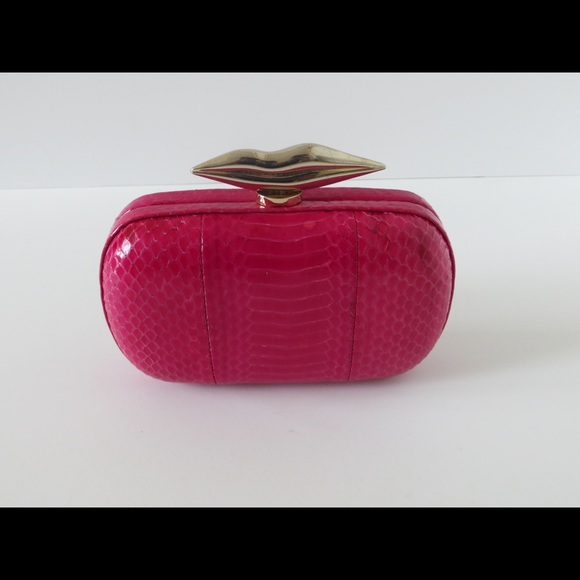 ❌SOLD❌DVF Flirty Lips Minaudière in Snakeskin - Picture 3 of 4